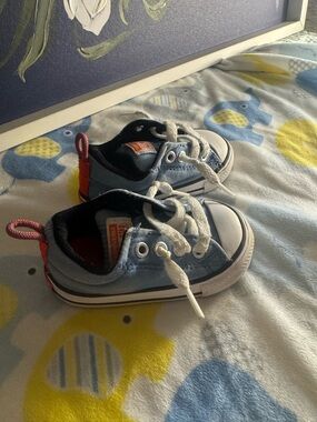 Converse Light Blue Canvas Kids Sneakers with Red Heel Tab